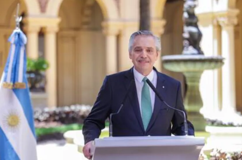 DESMIENTEN QUE ALBERTO FERNÁNDEZ TENGA CUSTODIA VITALICIA EN EL EXTERIOR