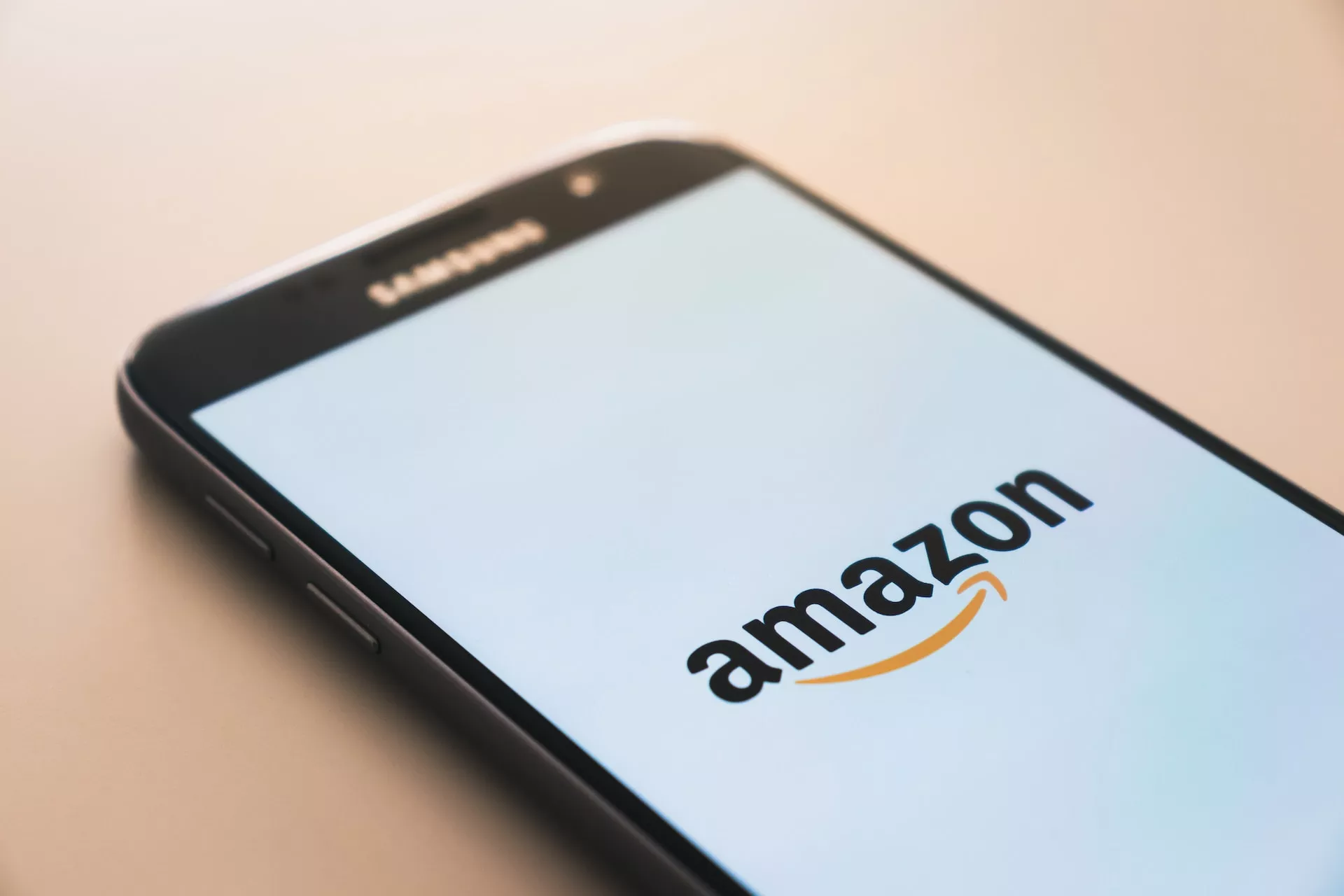 TRABAJADORES DE AMAZON ENFRENTAN PROBLEMAS POR INTENTAR SINDICALIZARSE
