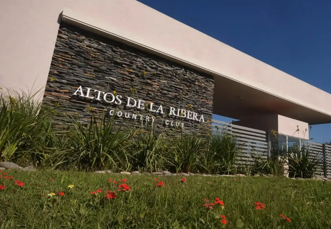 COUNTRY ALTOS DE LA RIBERA: EMPRESARIO DETENIDO POR ROBO, DEVOLVERÁ EL DINERO Y PODRÍA SER INTERNADO