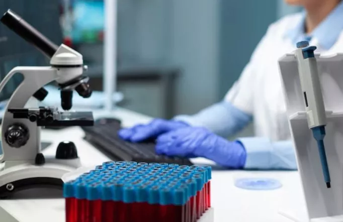 AHORA LOS BIOQUÍMICOS, SE EXTIENDE EL COBRO DE COPAGOS EN SANTA FE