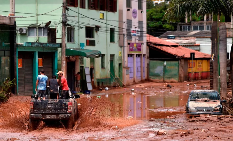 EL CICLÓN EN BRASIL DEJA 42 MUERTOS Y 46 DESAPARECIDOS