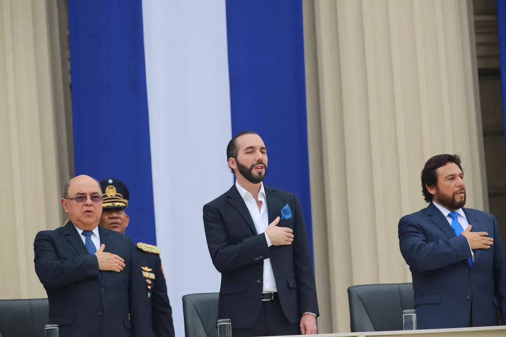 BUKELE REDUCE EL NÙMERO DE DIPUTADOS DEL SALVADOR