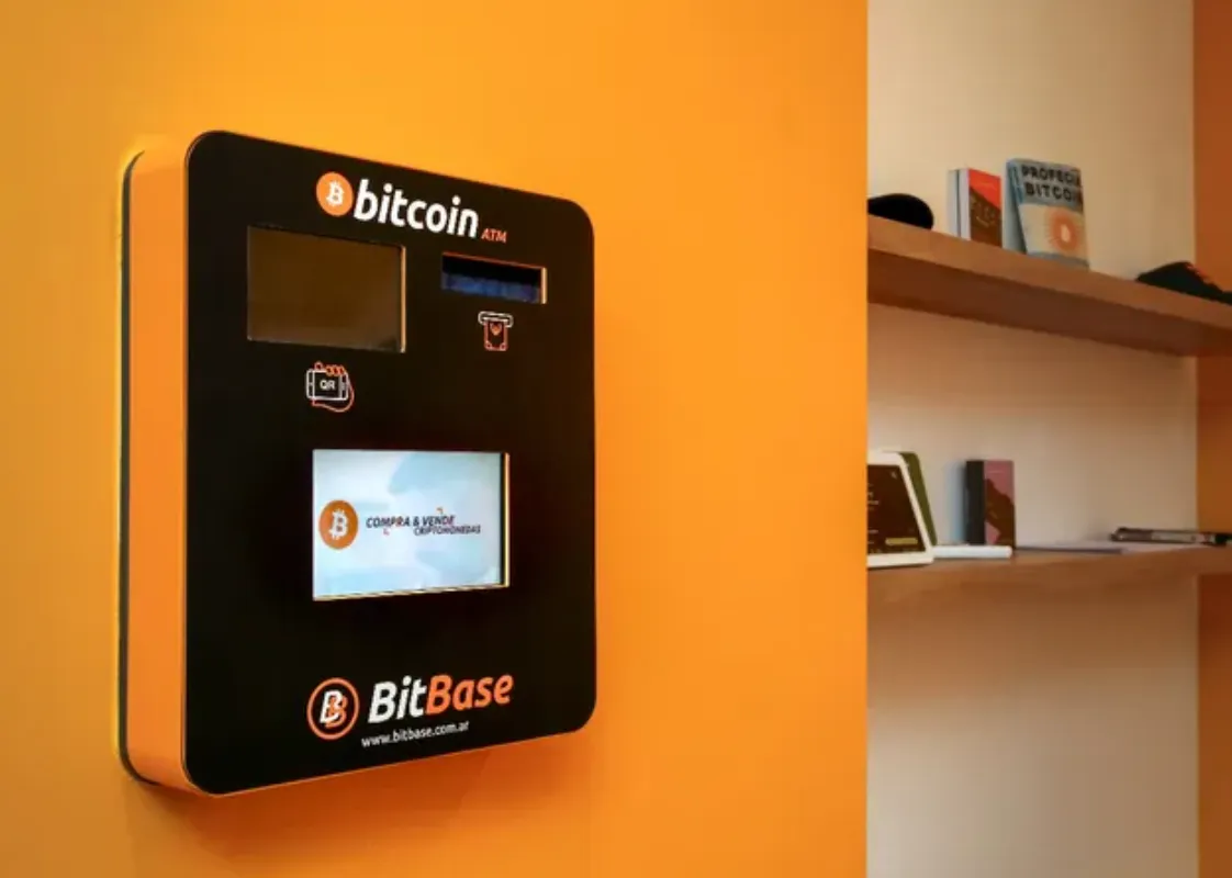 BITBASE LLEGA A ARGENTINA: LA PRIMERA EXCHANGE CRIPTO CON LOCALES FÍSICOS Y CAJEROS AUTOMÁTICOS