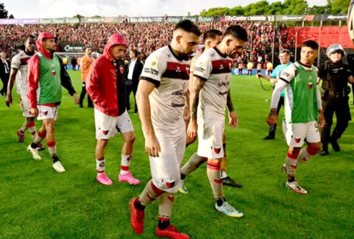 COLÓN PIDIO QUE SE SUSPENDA SU DESCENSO A LA B NACIONAL
