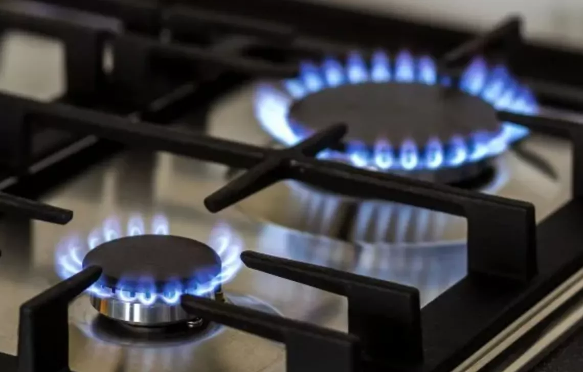 INMINENTE TRIPLICACIÓN EN LAS TARIFAS DE GAS DESDE ABRIL: GOBIERNO ANUNCIA DURO GOLPE A HOGARES Y EMPRESAS
