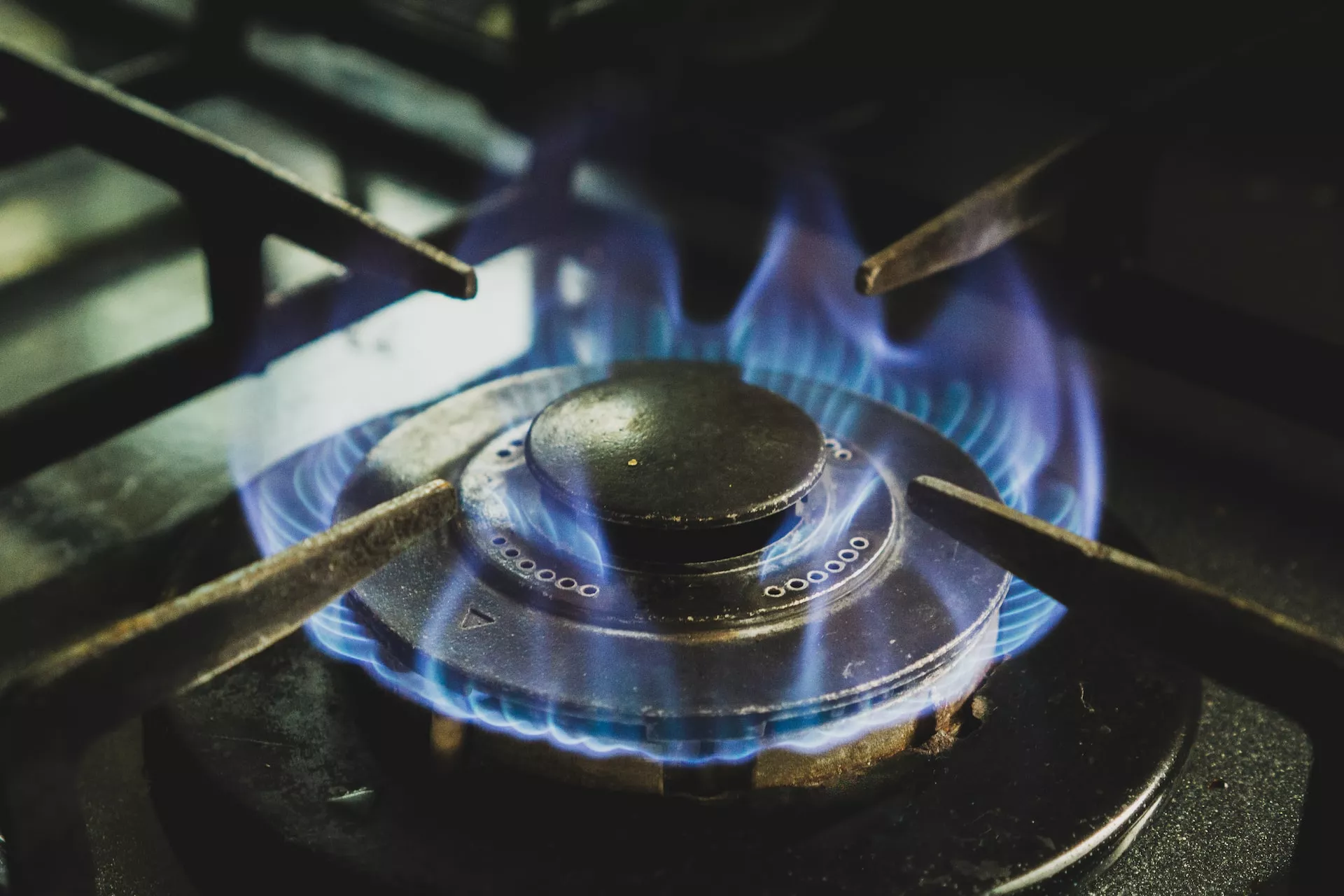 ENTRE LAS ALTAS TEMPERATURAS Y LA CRISIS ECONÒMICA BAJA EL CONSUMO DE GAS