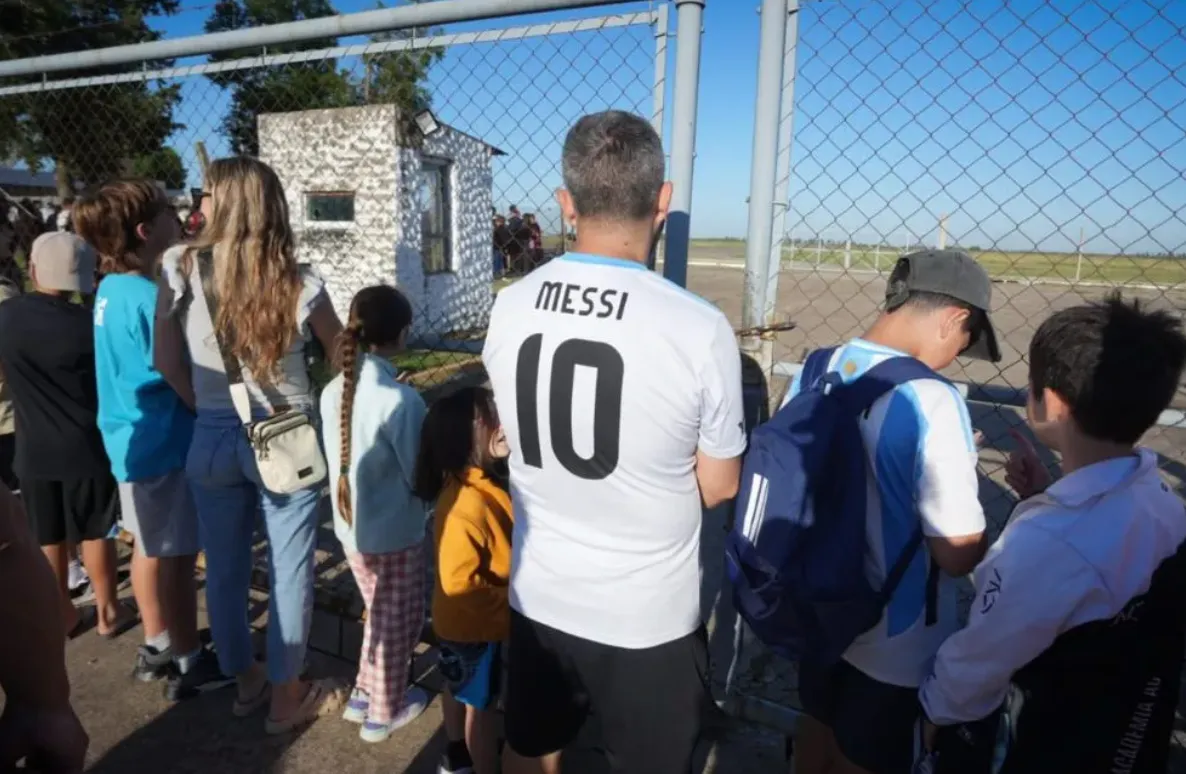 MESSI LLEGA A SAUCE VIEJO Y CRECE LA EXPECTATIVA EN SANTA FE