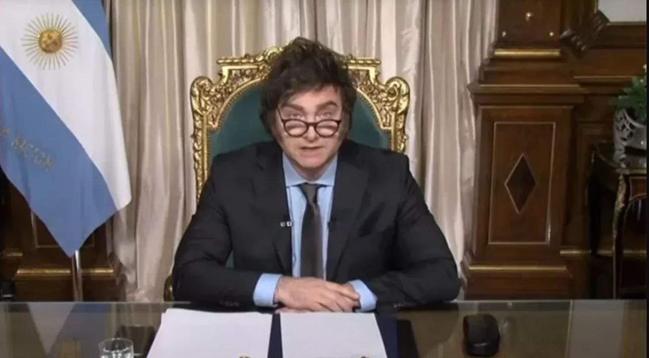 MILEI GRABO UN MENSAJE NAVIDEÑO CON MUCHAS ADVERTENCIAS