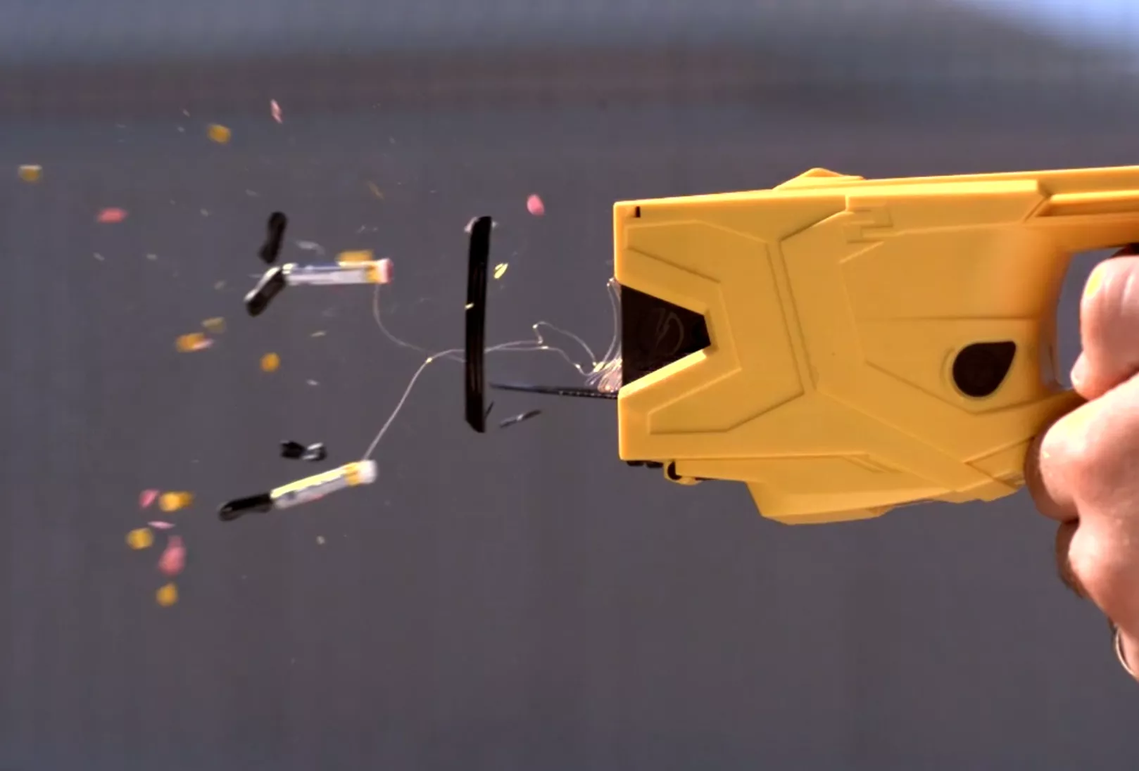 POLETTI  EVALÚA LA INTRODUCCIÓN DE PISTOLAS TASER PARA LA GUARDIA MUNICIPAL