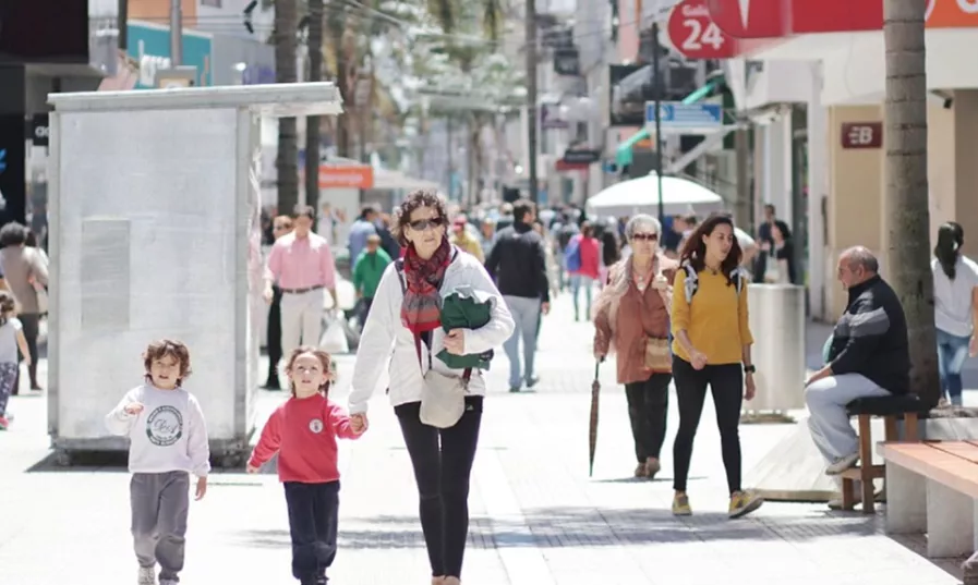 LA MAYORÍA DE LOS COMERCIOS NO ABRIRÁ SUS PUERTAS