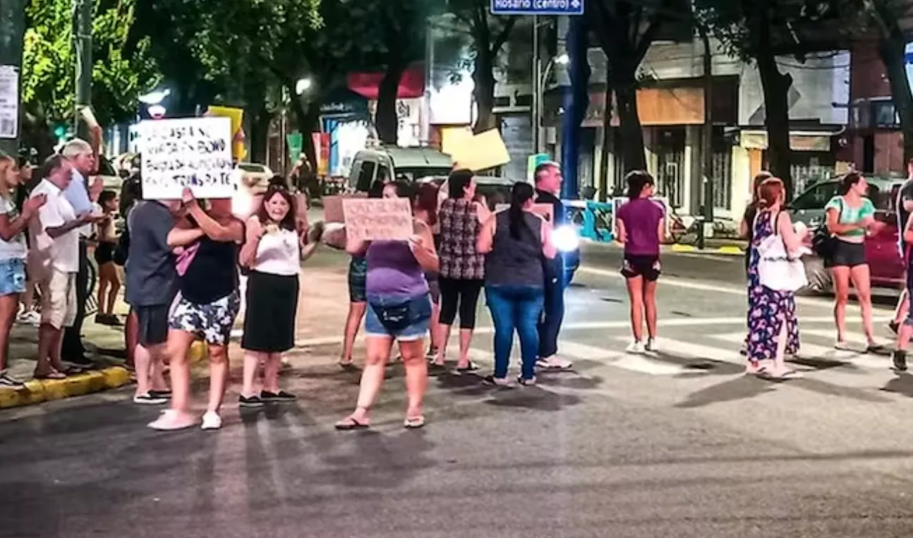 SIGUE EL PARO TOTAL EN ROSARIO, NO HAY TRANSPORTE NI CLASES