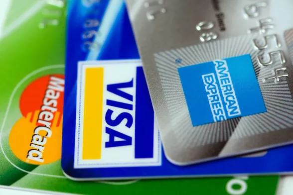 PROYECTO DE LEY BUSCA QUE COMPRADORES NO SE SEPAREN DE SUS TARJETAS  EN COMPRAS Y PAGOS