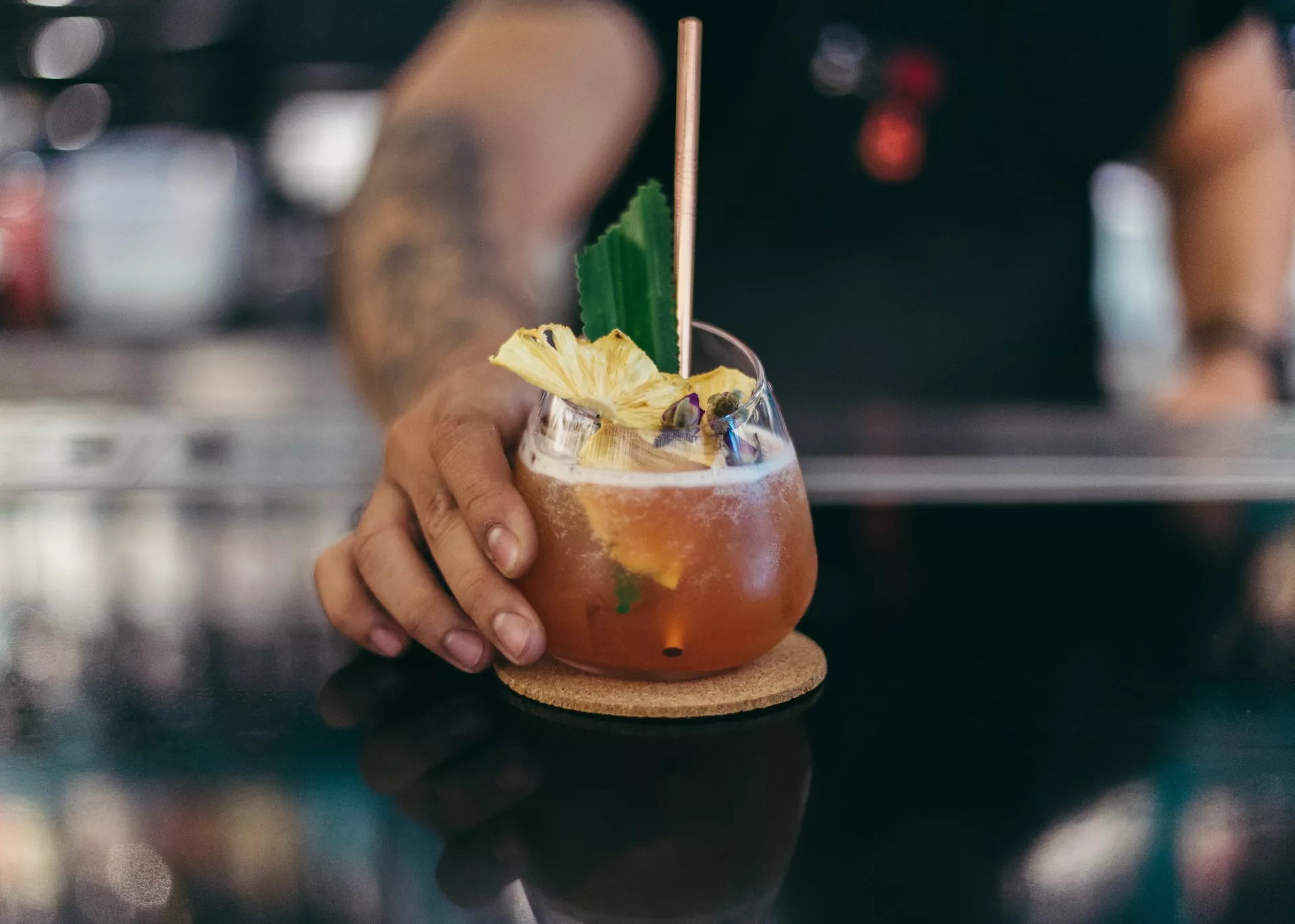 DÍA DEL RON, CUÁLES SON LOS MEJORES TRAGOS CON ESTA BEBIDA LEGENDARIA