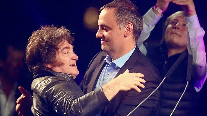 Adorni pidió disculpas y Milei lo suma a la gira rumbo a Córdoba