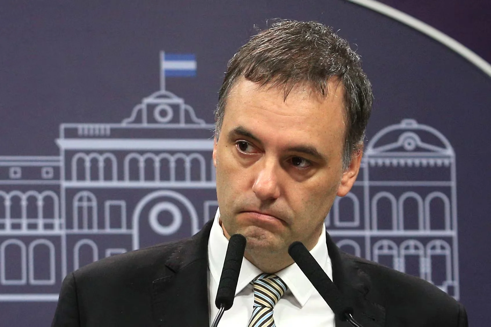 Nueva factura complica a Adorni y expone contradicciones en medio del escándalo