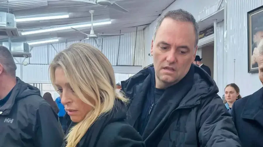 Otro viaje bajo la lupa: Adorni voló a Punta del Este con su familia en un avión privado