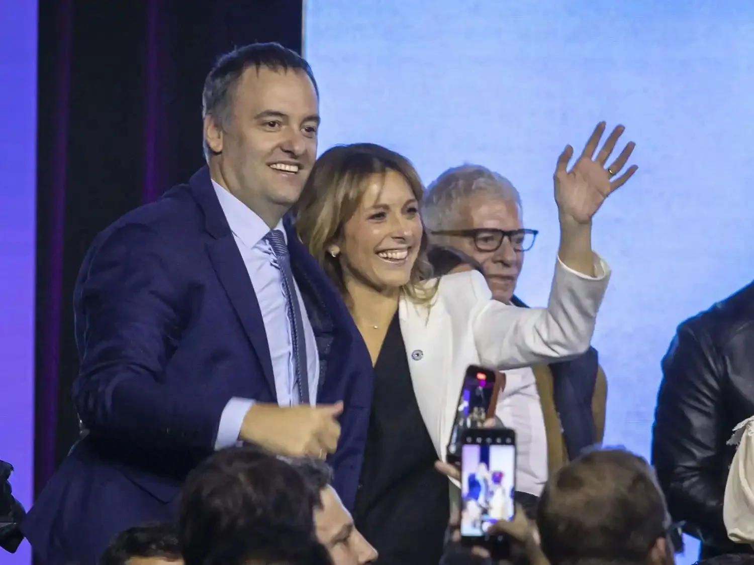 Viajes y dinero en la mira: crece la causa contra Adorni