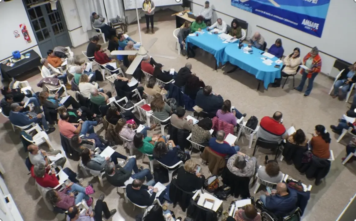 PARITARIAS EN SANTA FE: GREMIOS ESTATALES Y DOCENTES RESOLVERÁN ESTA SEMANA LA OFERTA SALARIAL DEL GOBIERNO