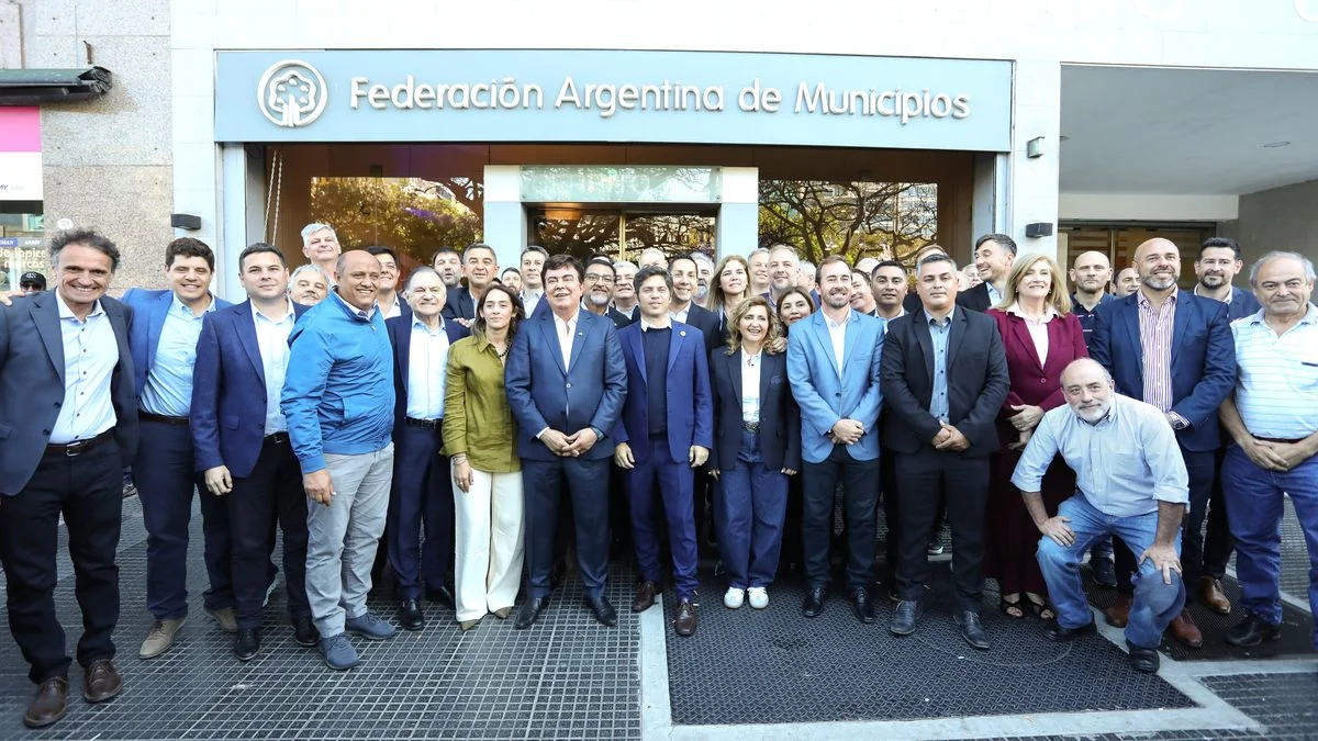 Alerta de 500 intendentes contra la ley de Tierras: "La Patria no se vende, la tierra tampoco"
