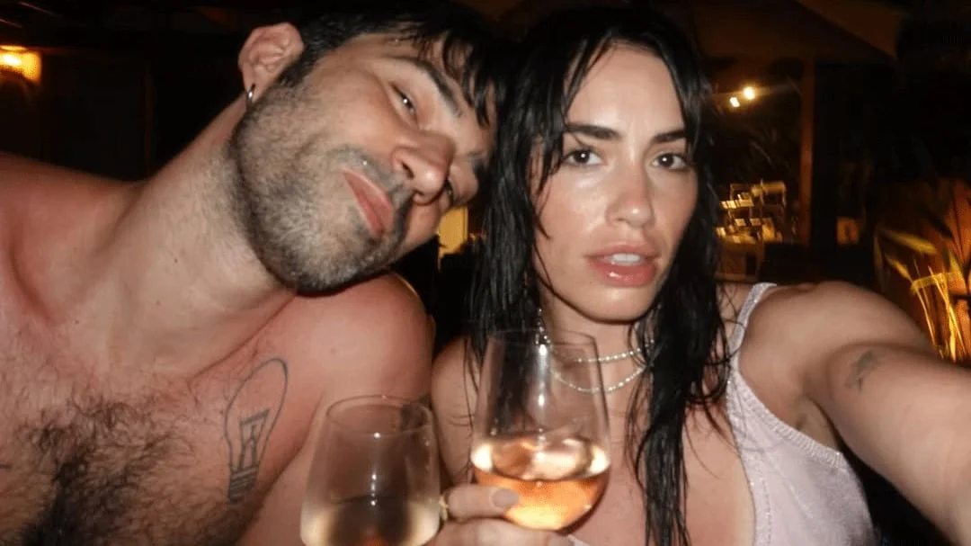 Lali Espósito y Pedro Rosemblat anuncian su compromiso con íntimas fotos en las redes