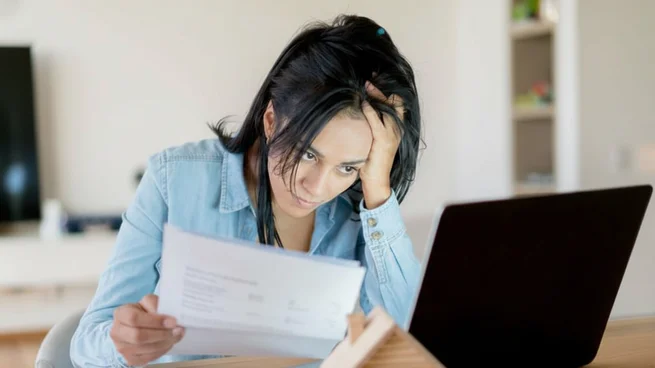 La morosidad familiar alcanza un pico histórico: supera el 8,8% y marca el nivel más alto en 14 años