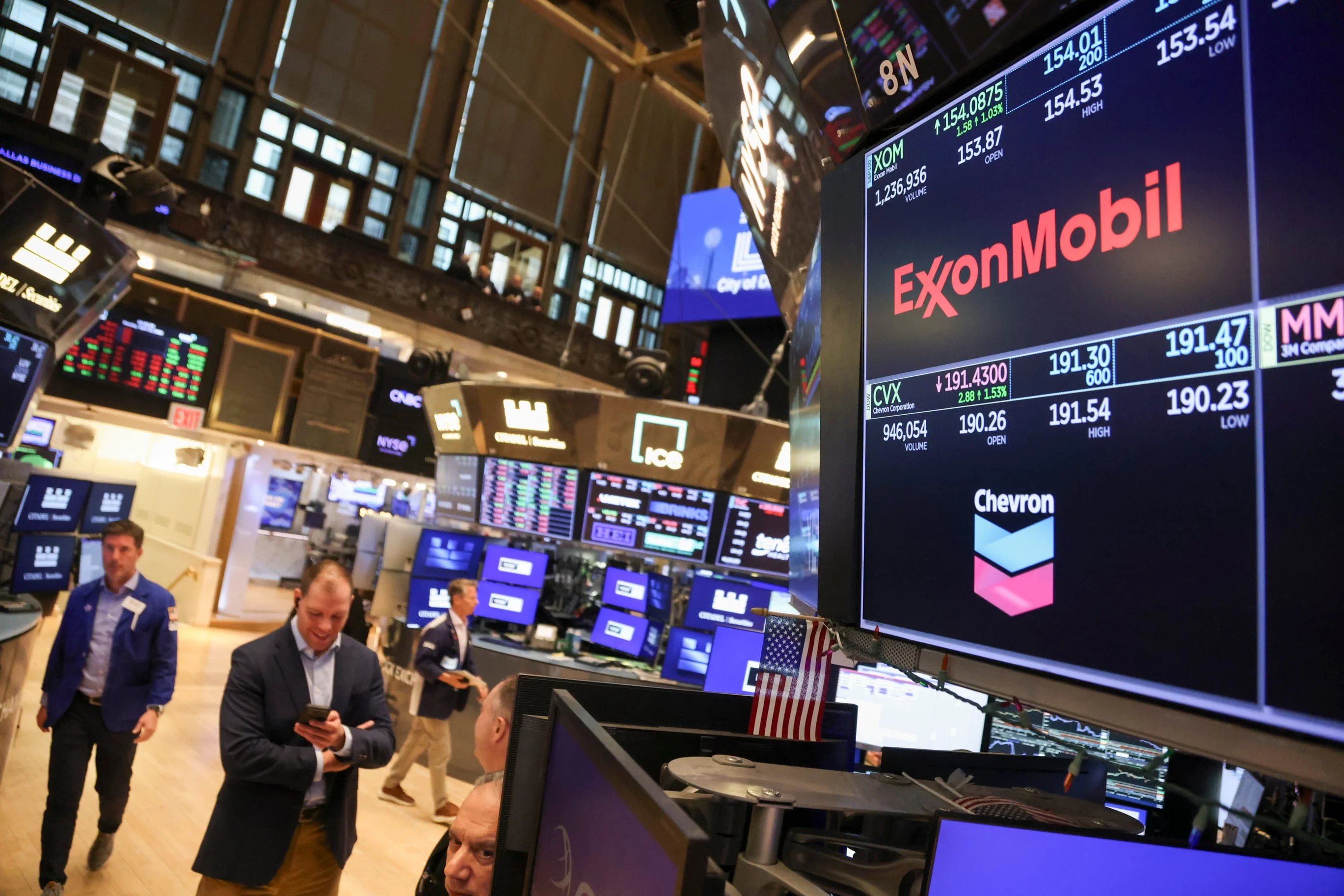 Wall Street cierra en rojo por ventas masivas de acciones de IA: el S&P 500 sufre su primera semana de pérdidas en tres