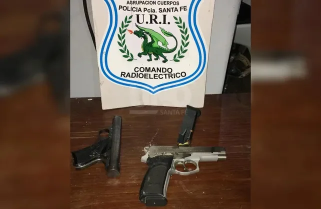 Un preceptor encontró una pistola a metros de una escuela en el Fonavi San Jerónimo