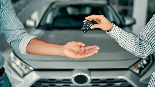 Advierten que los autos seguirán bajando y aconsejan no apurarse a comprar