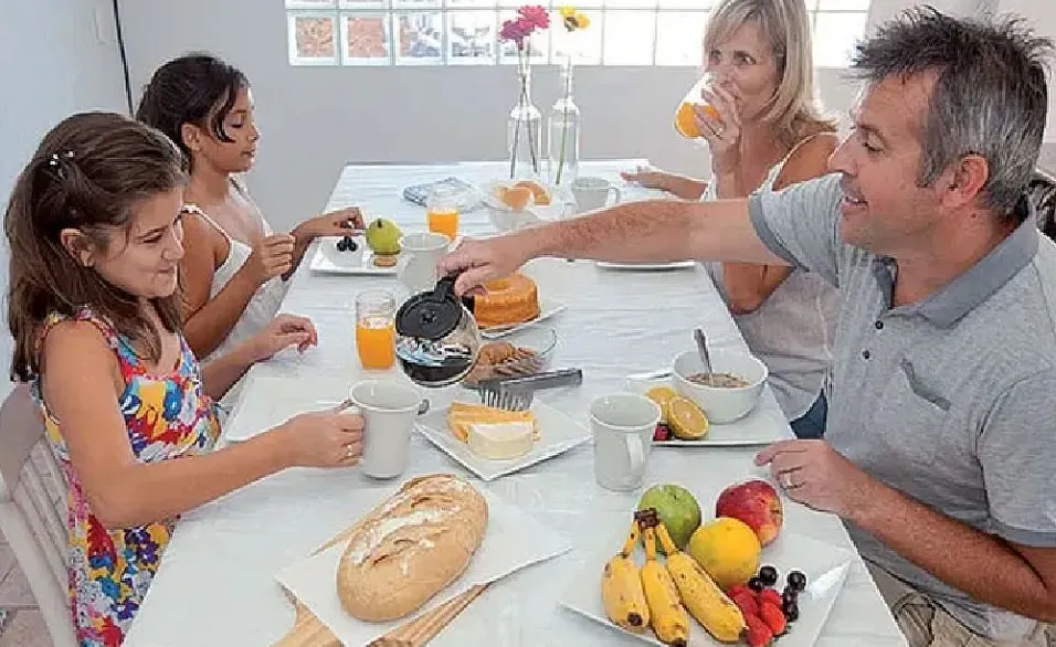 LA CLASE MEDIA SE ACHICA: MÁS DE LA MITAD DE LOS ARGENTINOS YA PERTENECE A LA CLASE BAJA