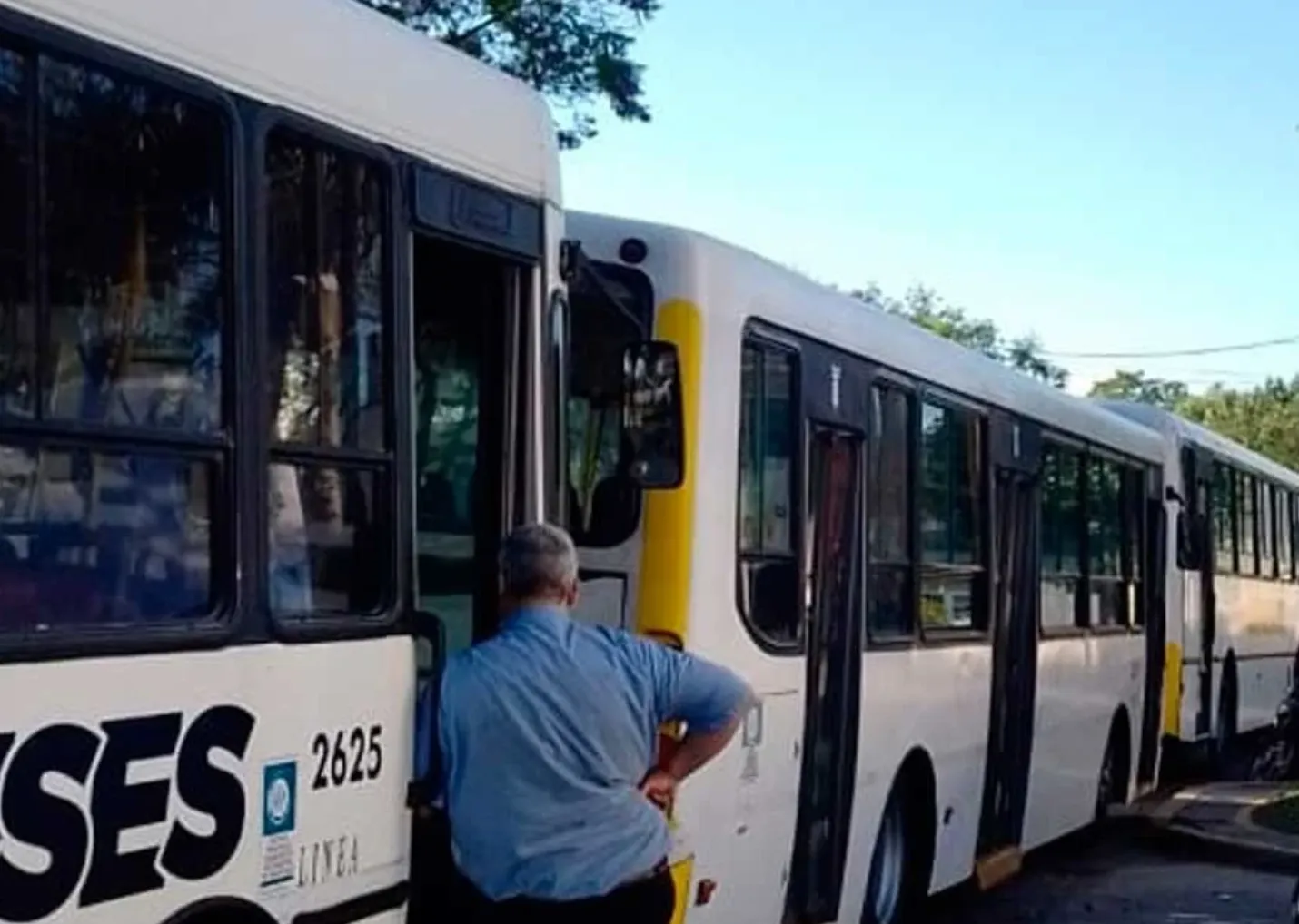 EL CONFLICTO DEL TRANSPORTE EN SANTA FE AÚN NO SE RESOLVIO POR COMPLETO