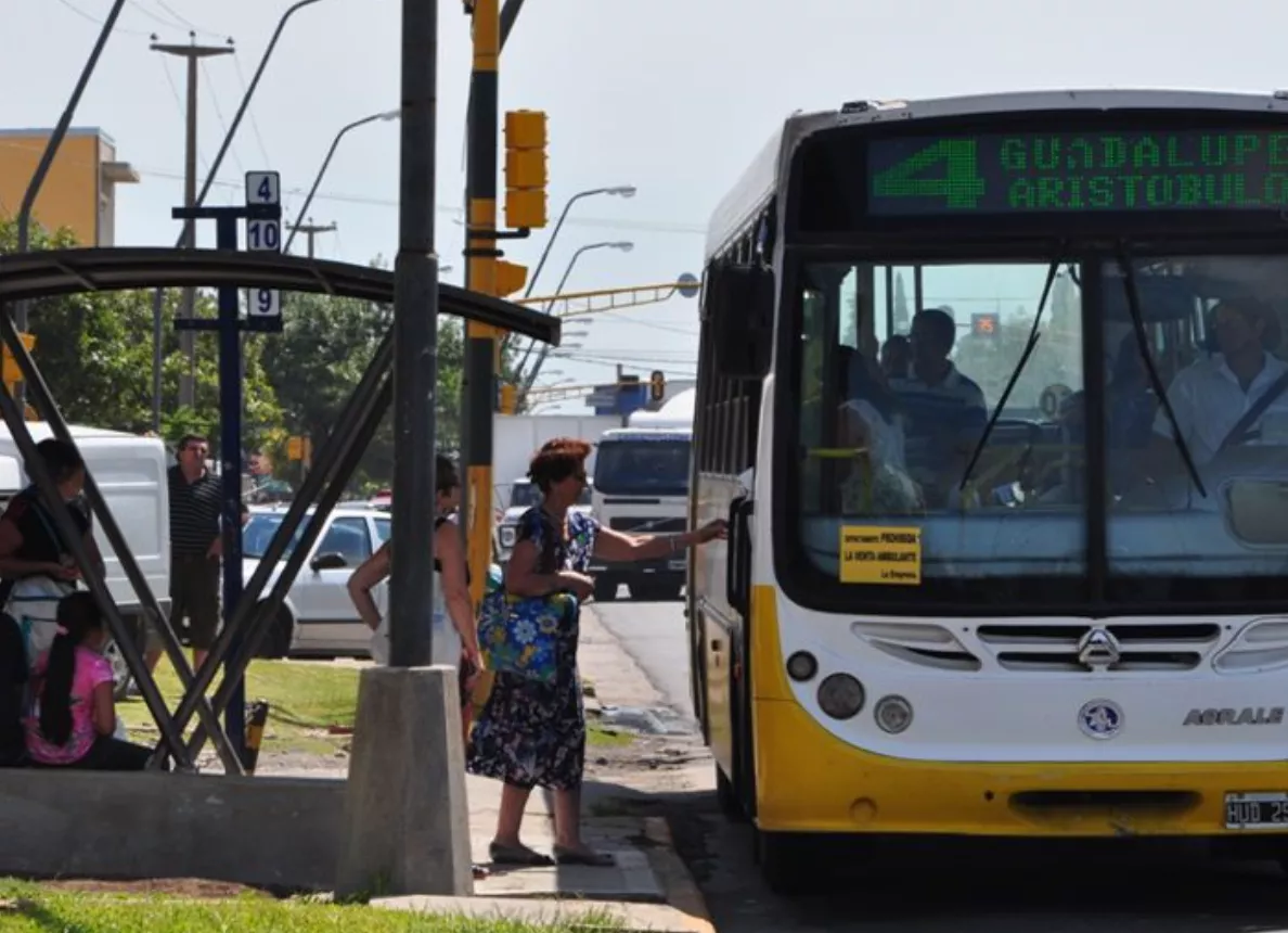 INCÓGNITA EN EL TRANSPORTE, AUMENTARÁ EL BOLETO TRAS LA ASUNCIÓN DE MILEI