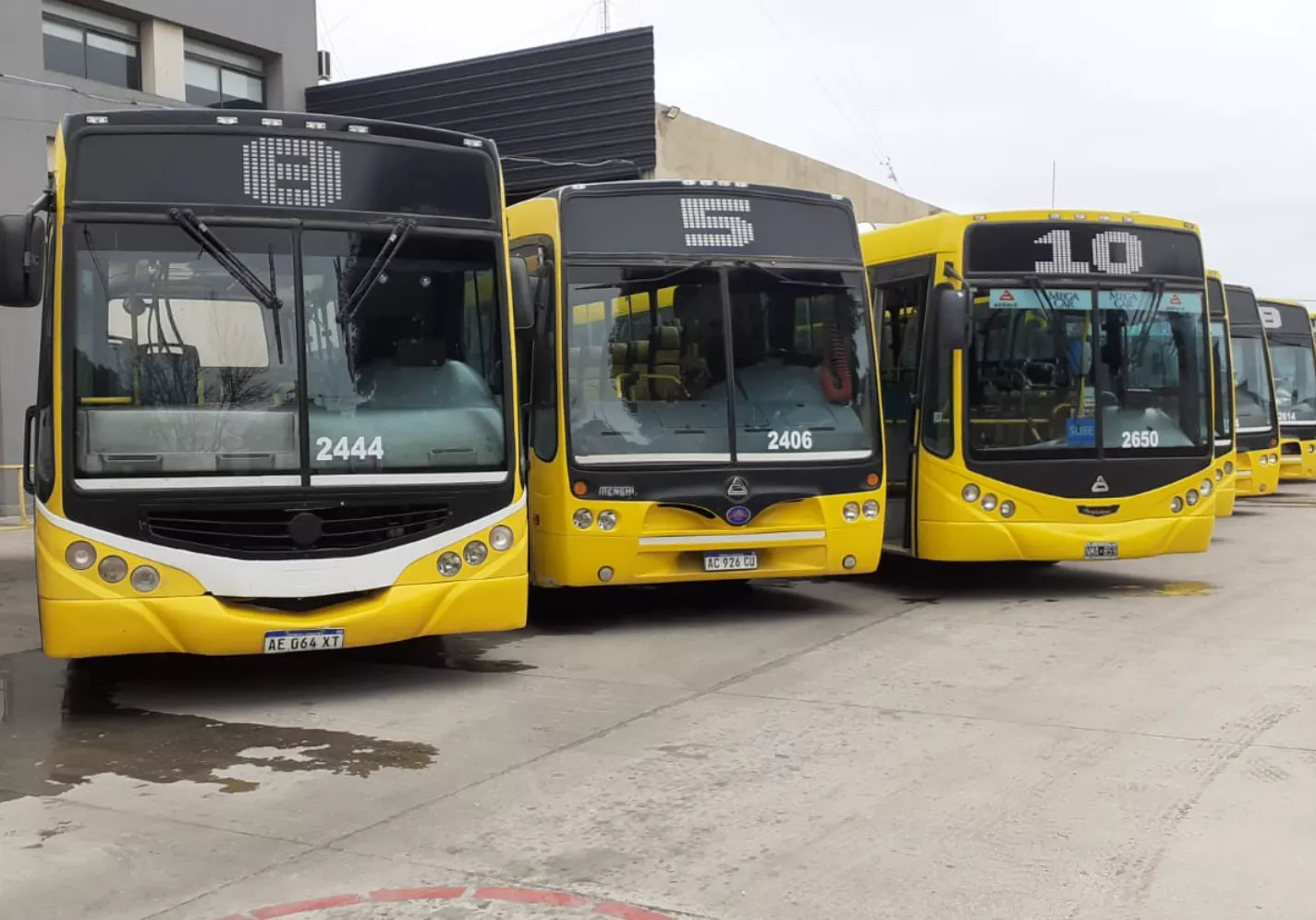 PARO DE COLECTIVOS POR TIEMPO INDETERMINADO EN SANTA FE