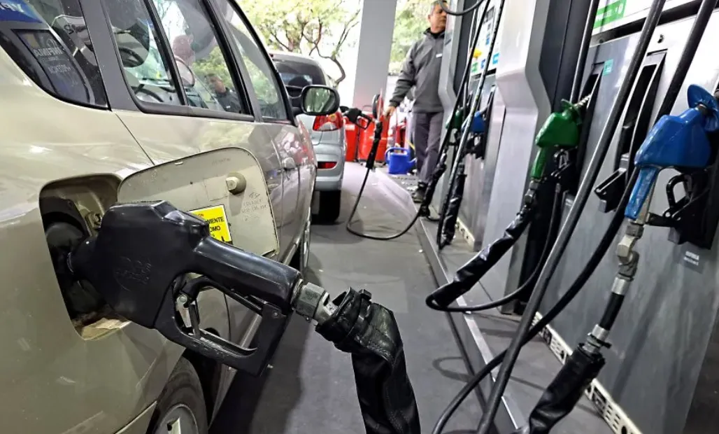 NUEVO AUMENTO DE NAFTAS: SHELL VOLVIÓ A SUBIR LOS PRECIOS Y EL COMBUSTIBLE NO ENCUENTRA UN TECHO