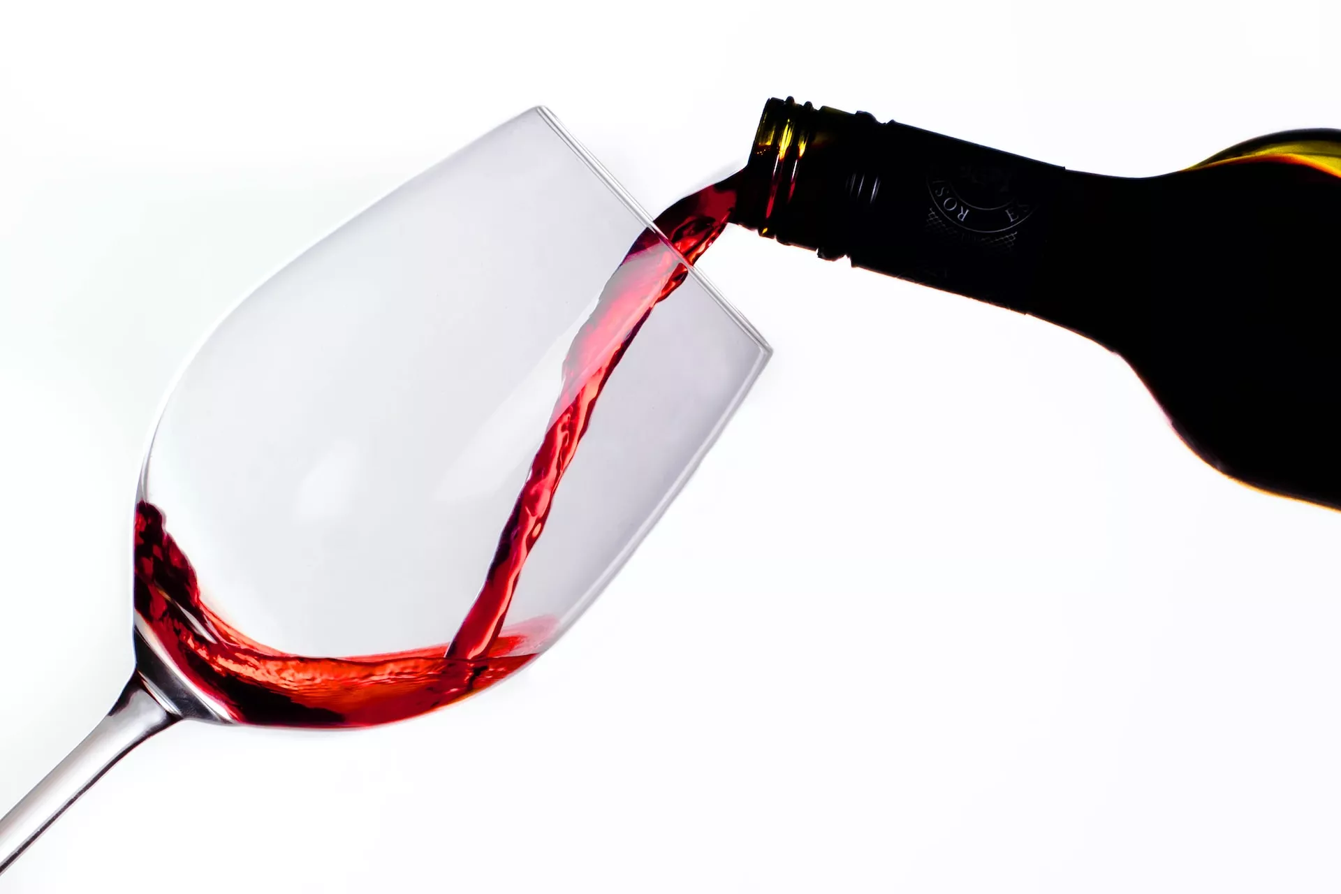 HALLAZGO DE HARVARD, EL CONSUMO MODERADO DE ALCOHOL PUEDE BENEFICIAR AL CORAZÓN