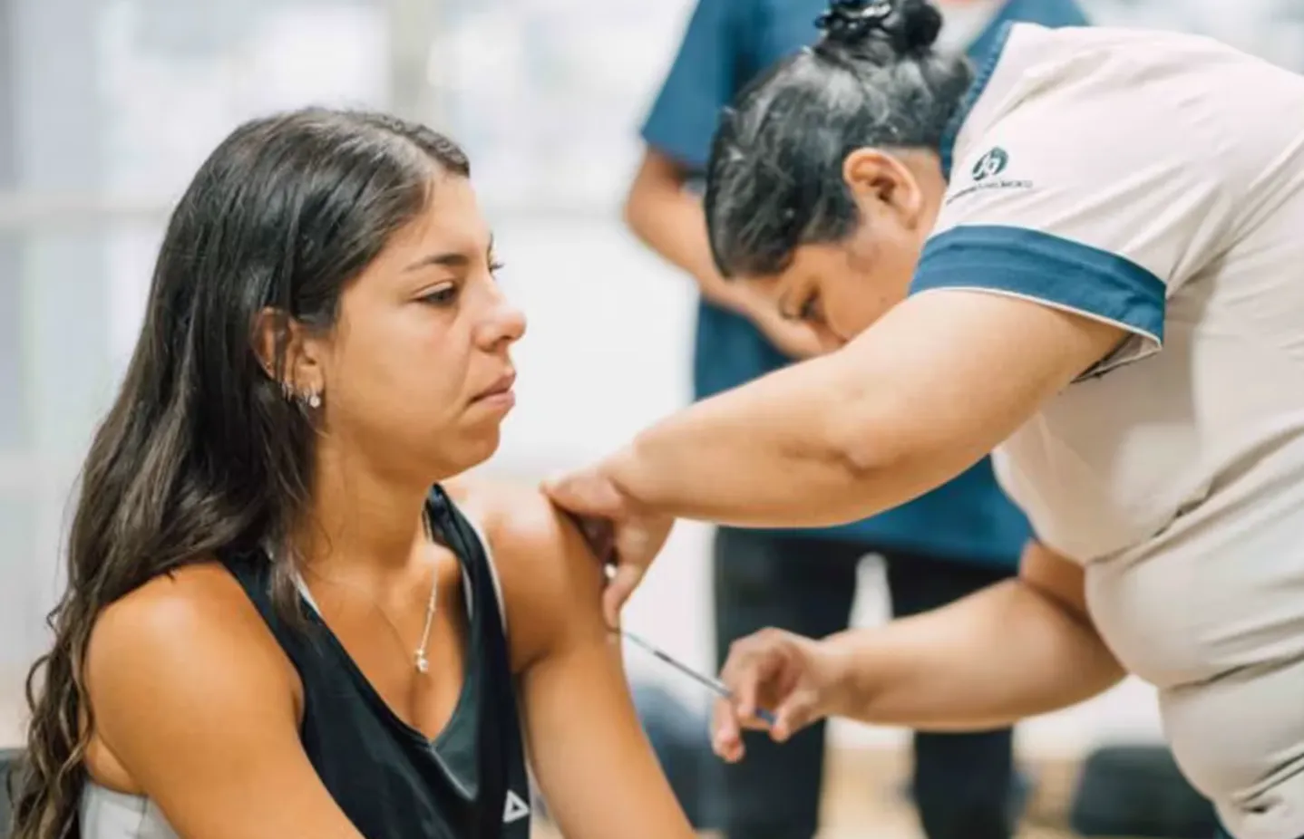 DENGUE: VARIAS PROVINCIAS ESTAN COMPRANDO Y APLICANDO LA VACUNA ¿QUÉ PASA EN SANTA FE?