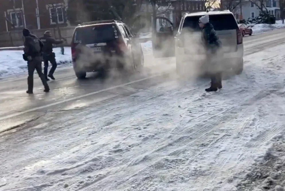 EE. UU.: una redada migratoria terminó con una mujer asesinada de un disparo en la cabeza en Minneapolis