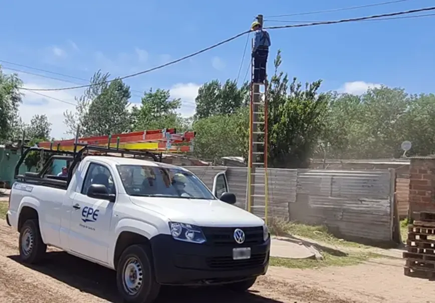 PULLARO JUSTIFICA EL TARIFAZO DE LA EPE Y ALERTA SOBRE CORTES DE LUZ EN PLENO VERANO