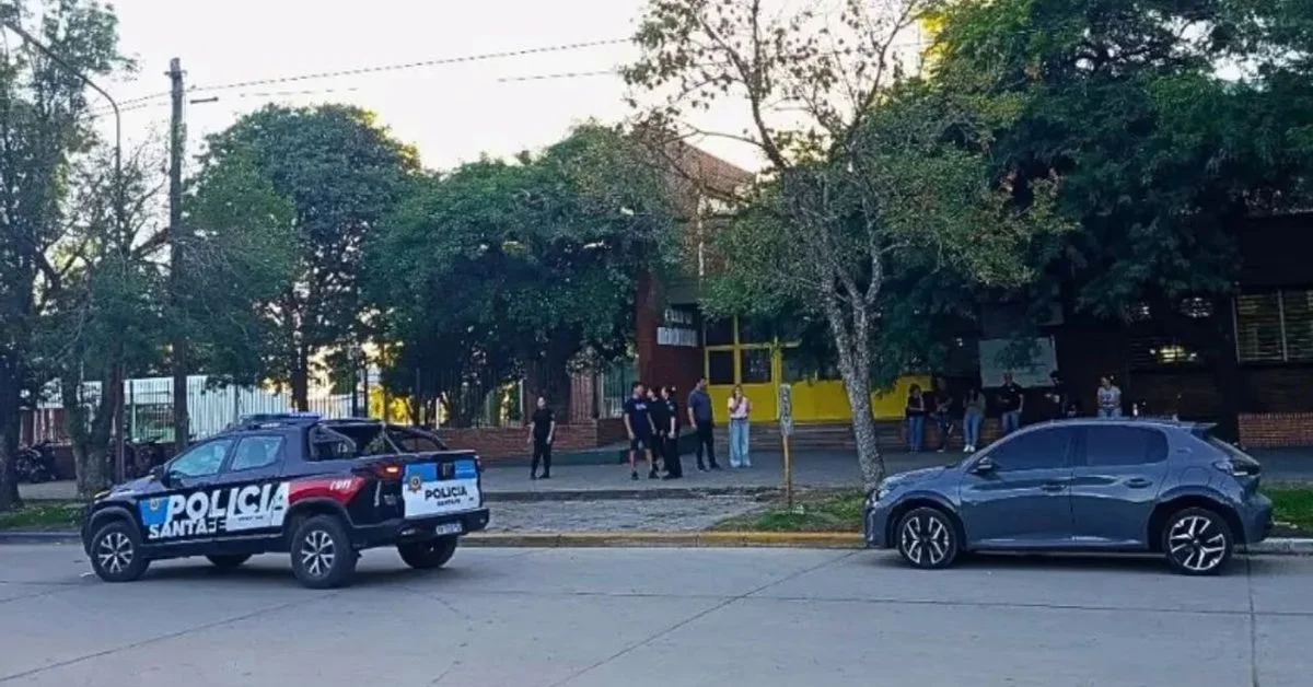 Horror en San Cristóbal: un estudiante de 15 años mató a un compañero dentro de la escuela