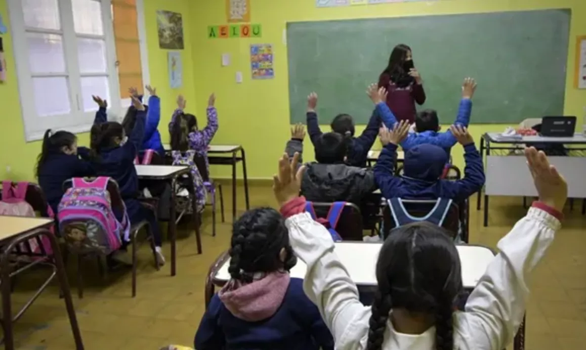 MILEI RECORTO FONDOS PARA LA EXTENSIÓN HORARIA EN EL NIVEL PRIMARIO
