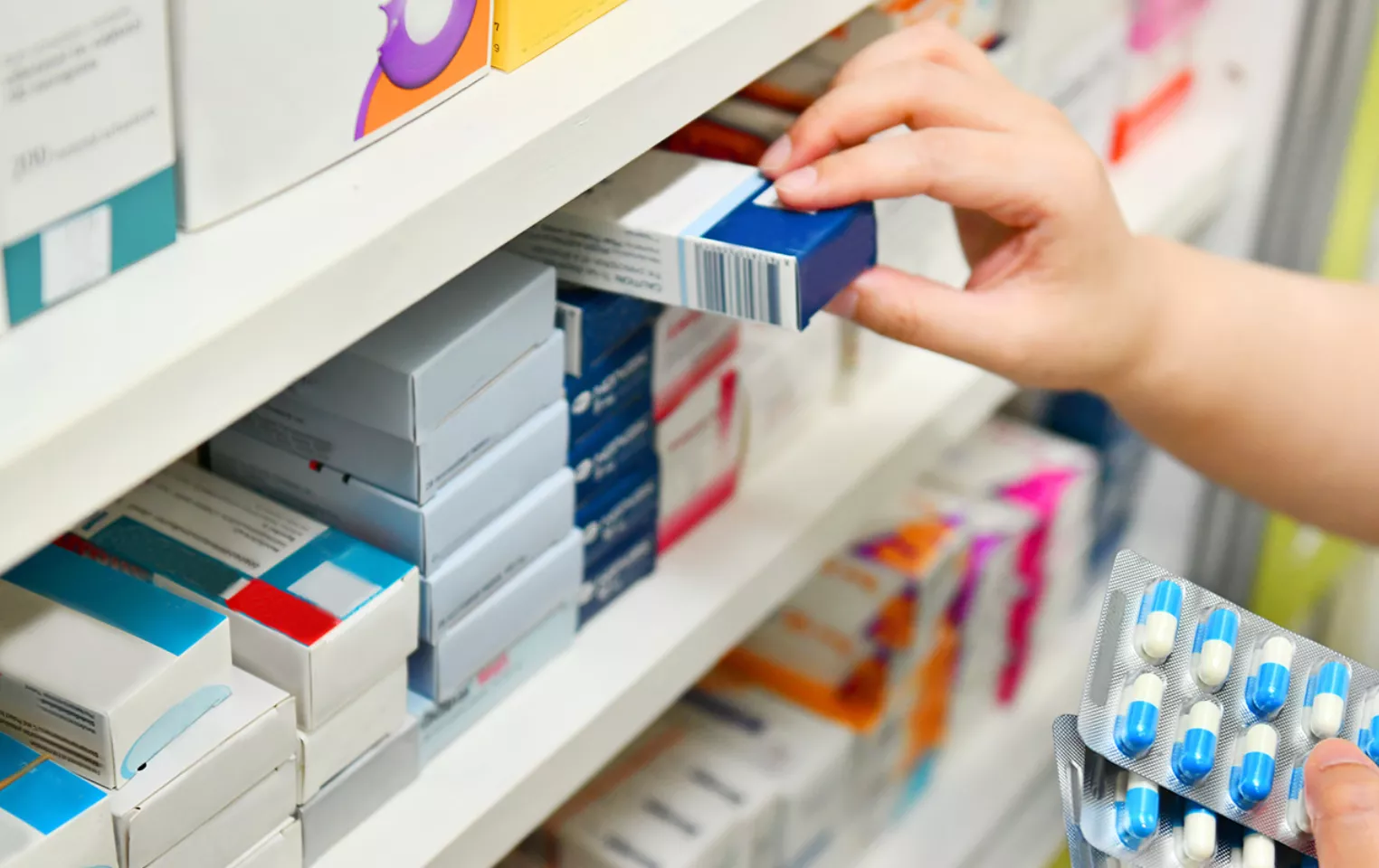 CÁMARA DE FARMACIAS PIDE GARANTIZAR MEDICAMENTOS A LOS ADULTOS MAYORES