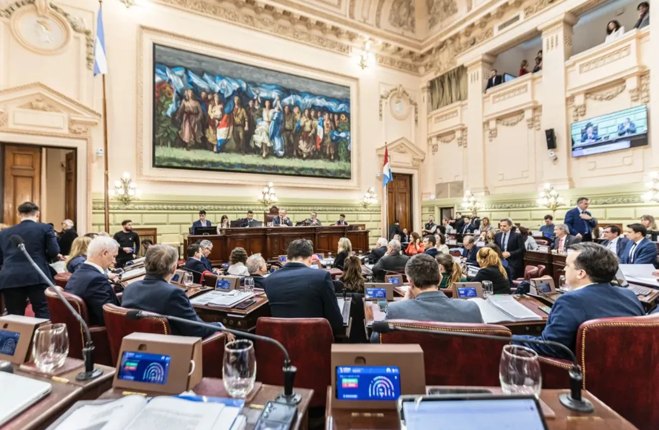 CUENTA REGRESIVA EN SANTA FE: LA CONVENCIÓN DEL ’25 APRUEBA LA REFORMA Y JURA LA NUEVA CONSTITUCIÓN