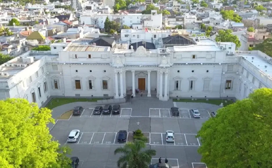 CRECE EL RECHAZO AL ENDEUDAMIENTO MILLONARIO DE LA PROVINCIA Y AUMENTAN LAS CRÍTICAS AL PLAN DE DEUDA EN SANTA FE