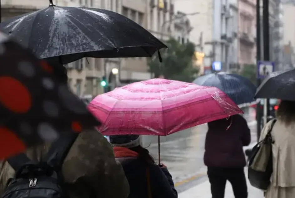 ALERTA POR LLUVIA NEGRA Y VISIBILIDAD REDUCIDA EN SANTA FE