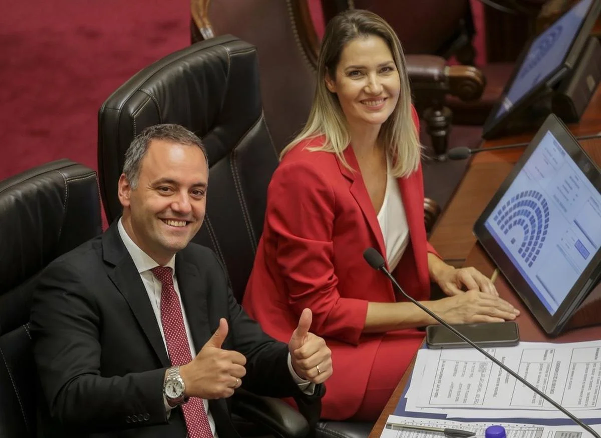 Fuerte cruce en TV: Losada intentó defender a Adorni y fue expuesta en vivo