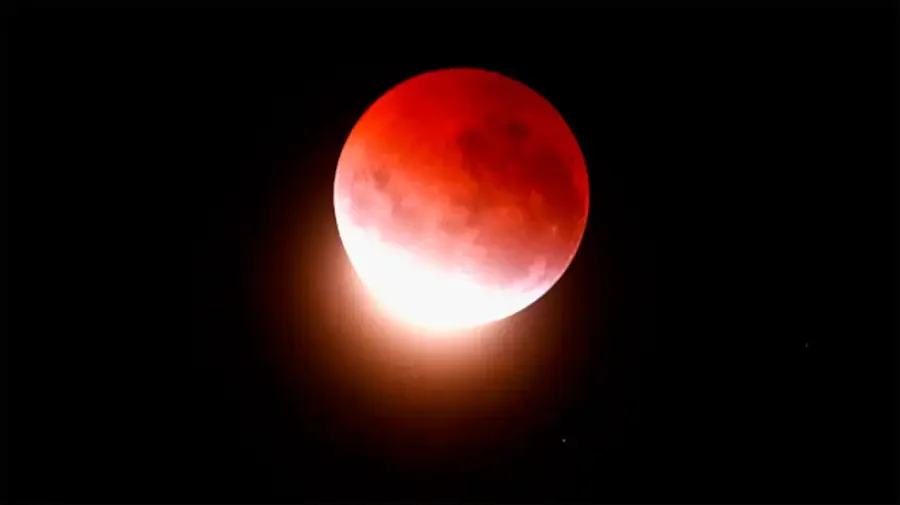 Hoy a la madrugada: eclipse total y Luna de Sangre visible desde Santa Fe
