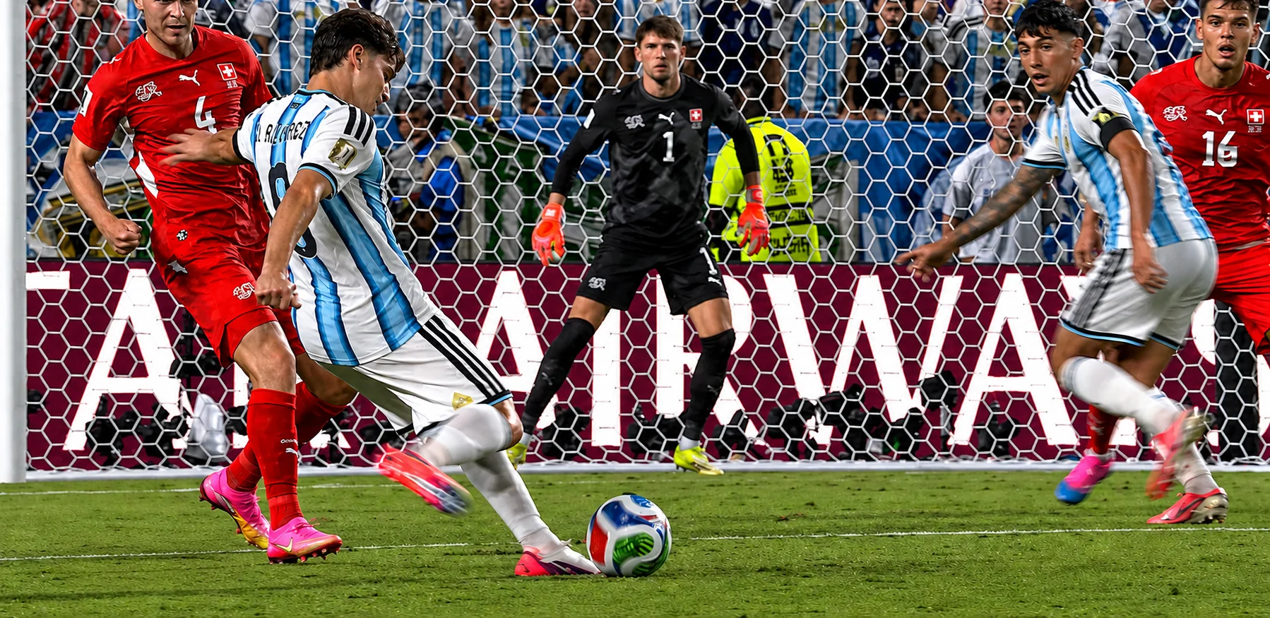 Argentina volvió a sufrir, venció a Suiza en el suplementario y jugará las semifinales ante Inglaterra