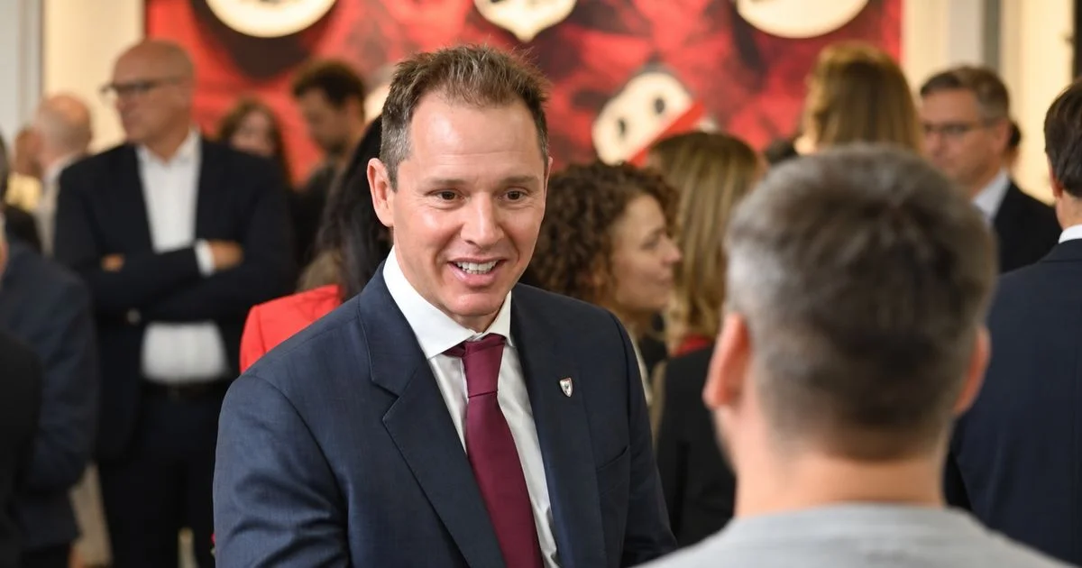 El plan de Jorge Brito para desembarcar en Santa Fe con un candidato de centro para 2027