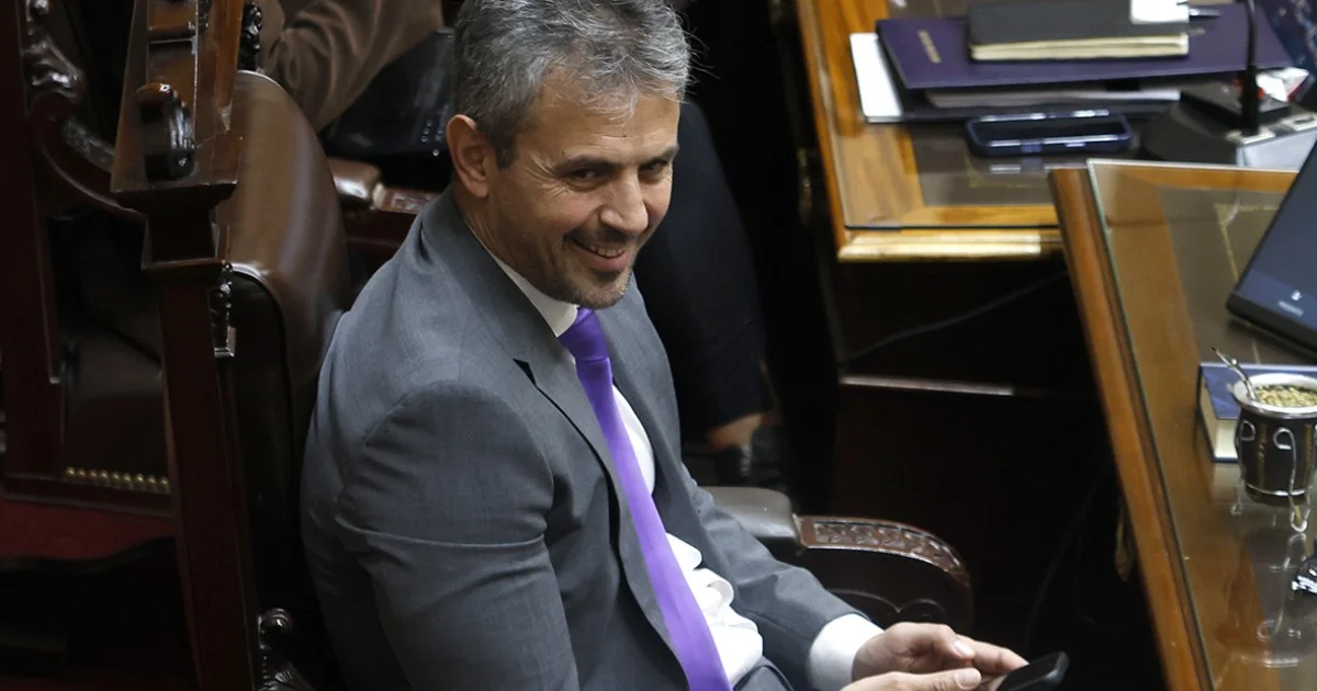 Con la abstención de los diputados de Llaryora, el oficialismo aprobó la ley de propiedad privada