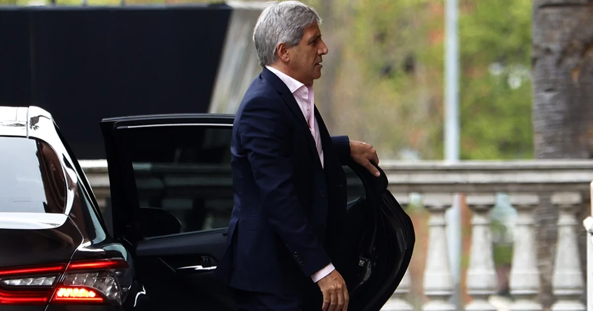 Caputo evalúa frenar los créditos hipotecarios del FGS por la caída de la demanda