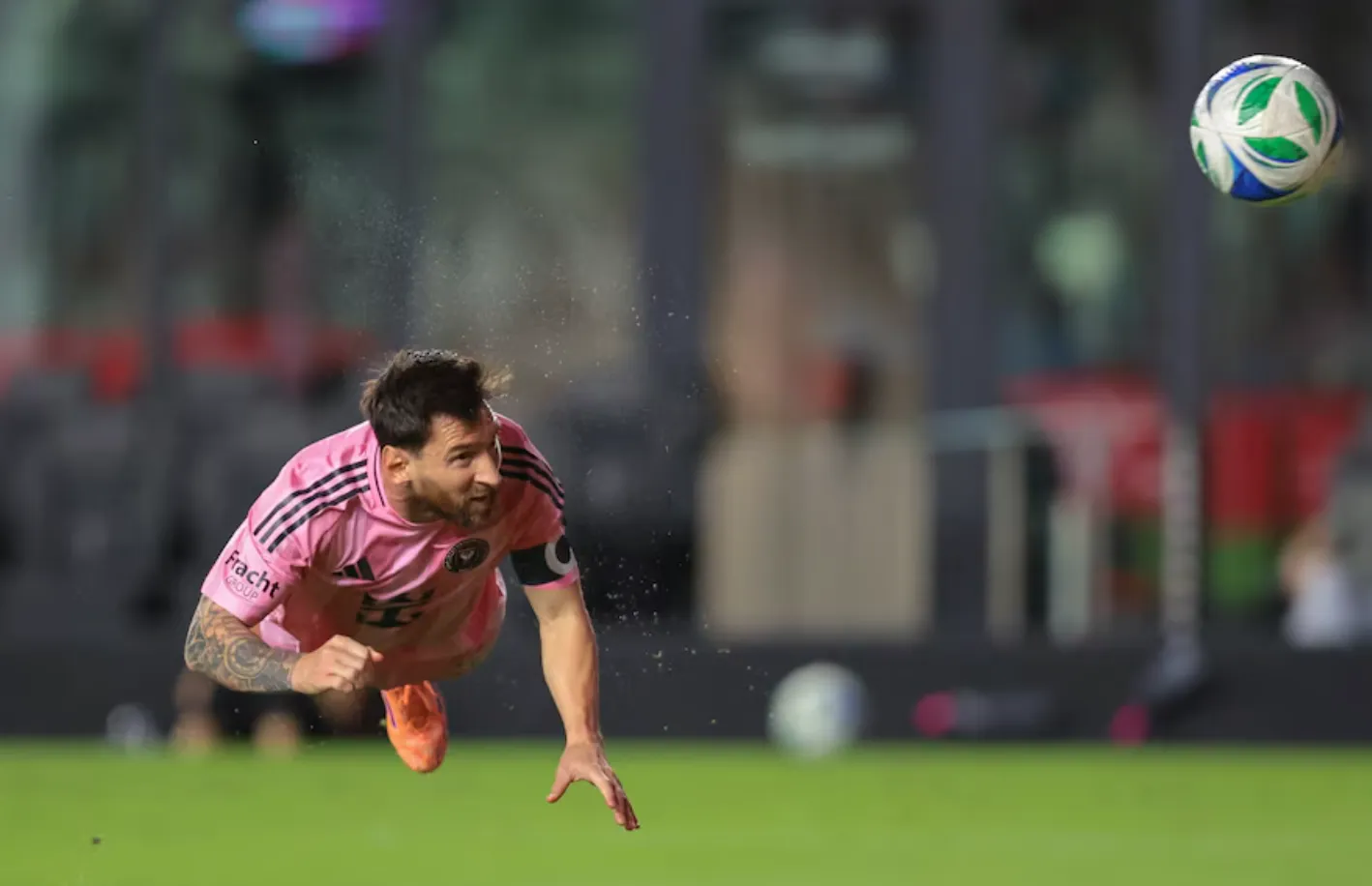GOLAZO DE MESSI DE PALOMITA: EL ROSARINO BRILLÓ EN EL TRIUNFO 3-0 DEL INTER MIAMI ANTE NASHVILLE